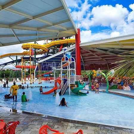 Piazza Diroma Com Acesso Ao Acqua Park Em Caldas Novas Exterior photo