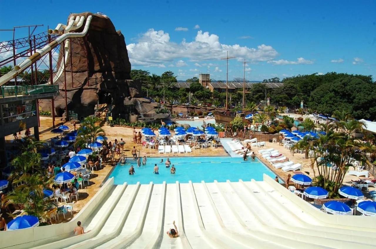 Piazza Diroma Com Acesso Ao Acqua Park Em Caldas Novas Exterior photo